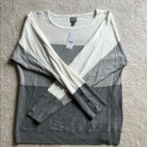 Soho Gray and White Crew Neck Sweater with Color-Block Design
